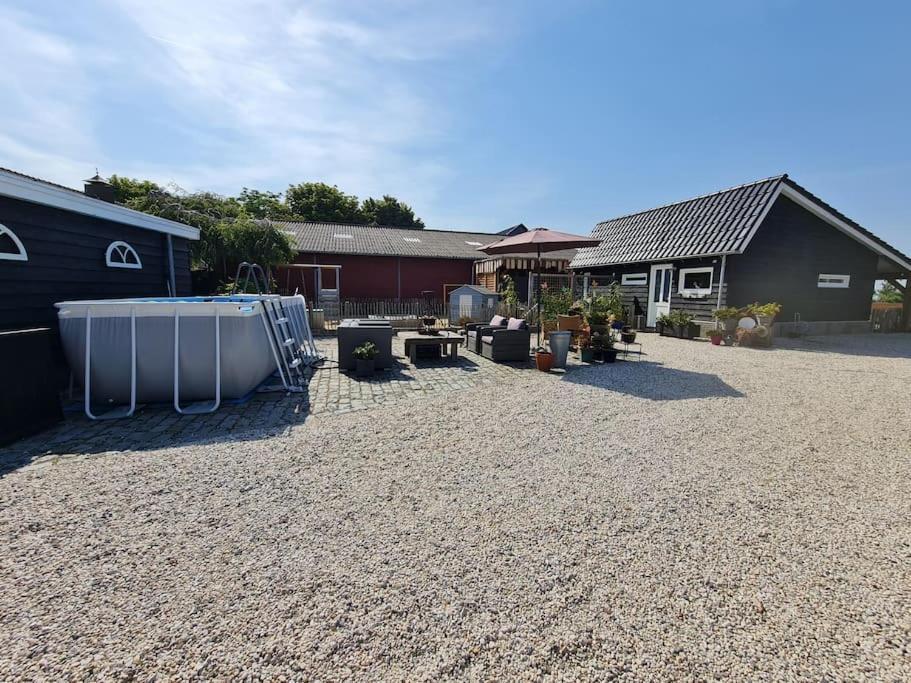 Wellness Chalet Met Jacuzzi, Sauna, Omheinde Tuin, Sint Annaland Esterno foto