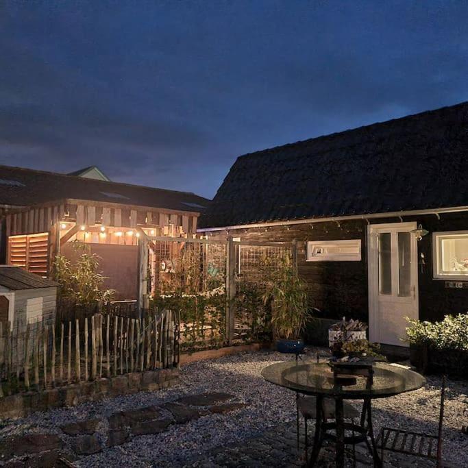 Wellness Chalet Met Jacuzzi, Sauna, Omheinde Tuin, Sint Annaland Esterno foto