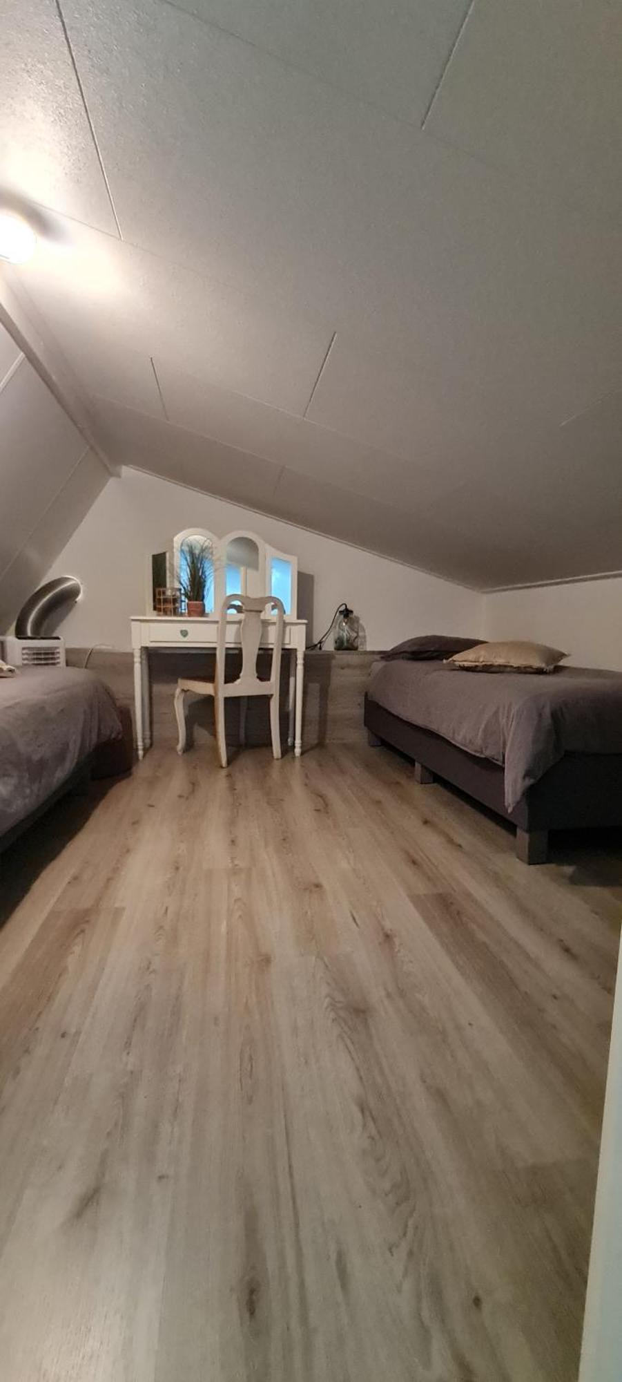 Wellness Chalet Met Jacuzzi, Sauna, Omheinde Tuin, Sint Annaland Esterno foto