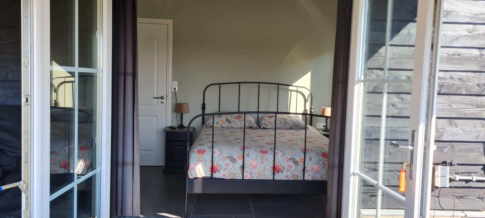 Wellness Chalet Met Jacuzzi, Sauna, Omheinde Tuin, Sint Annaland Esterno foto