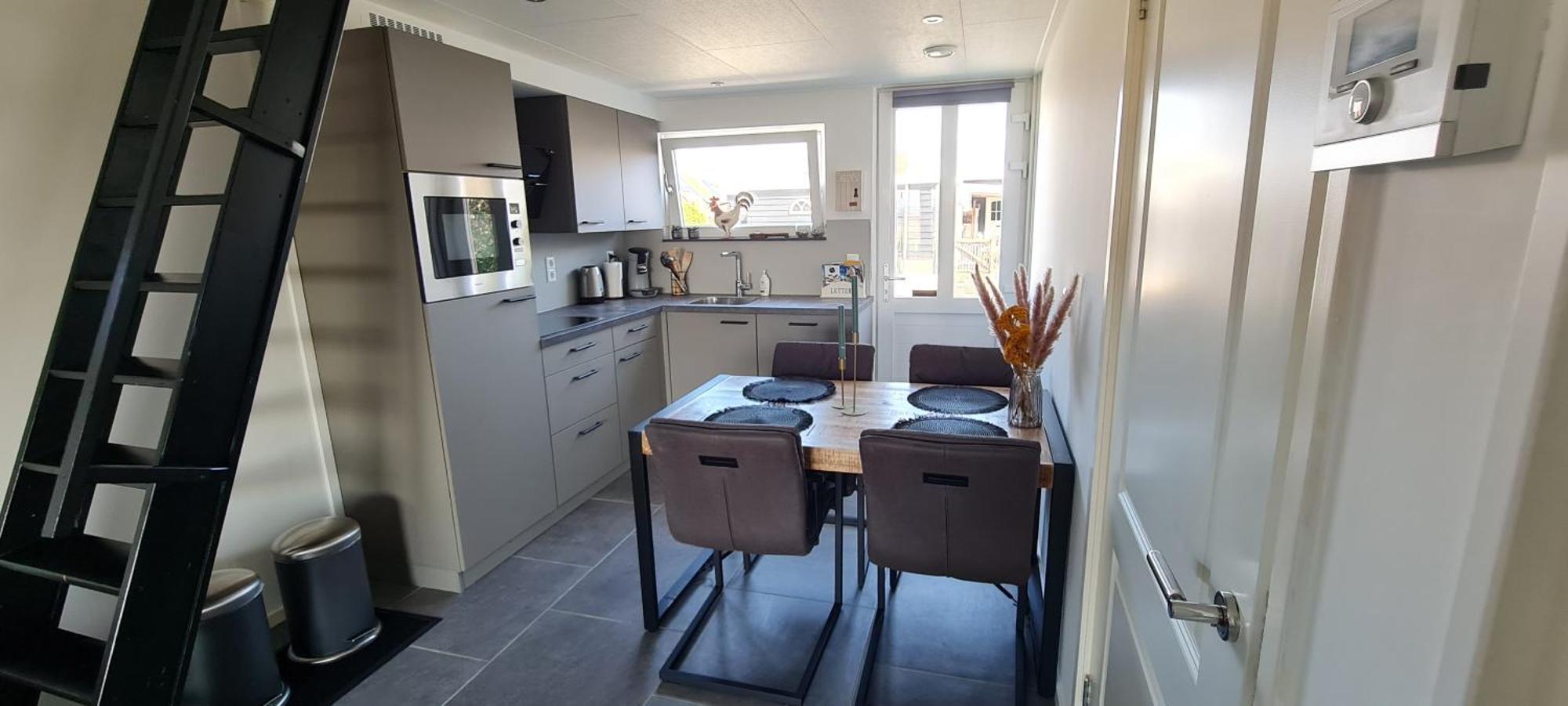 Wellness Chalet Met Jacuzzi, Sauna, Omheinde Tuin, Sint Annaland Esterno foto